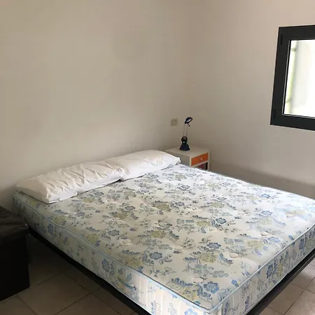 Camping Montorfano مكان تخييم 2*