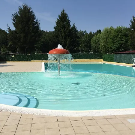 Camping Montorfano Кемпинг 2*