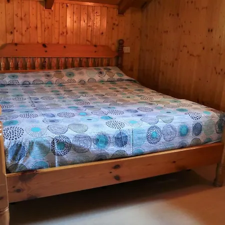 Camping Montorfano مكان تخييم