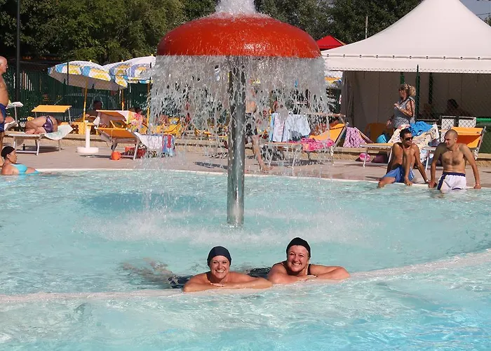 Camping Montorfano Кемпинг Montorfano