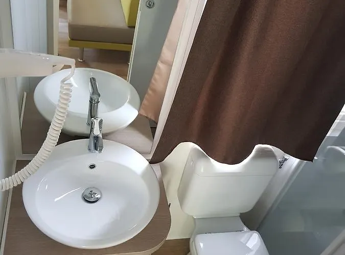 Camping Montorfano Кемпинг 2*