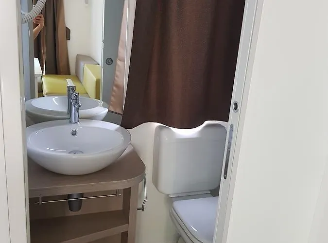 Camping Montorfano Кемпинг 2*